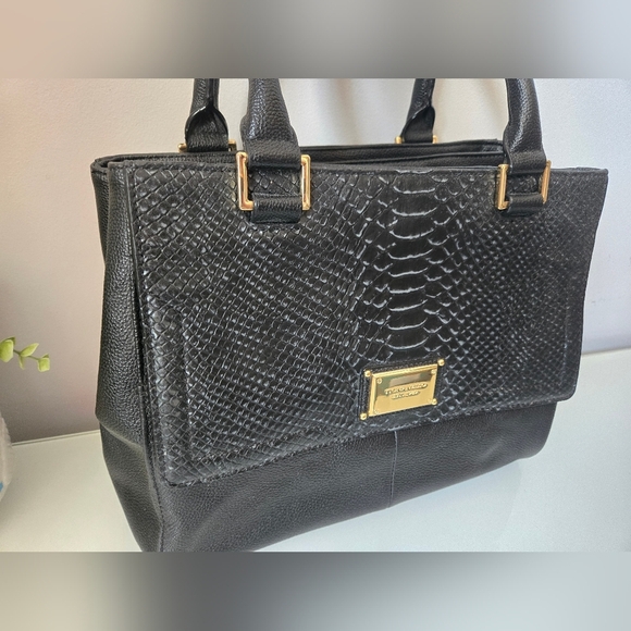 Tignanello Black Leather Multi Pocket Handbag - Picture 3 of 15